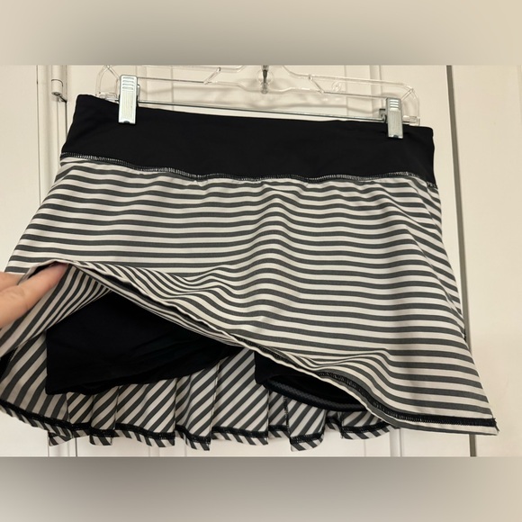 Lululemon Pace Setter skirt 8 - Picture 2 of 3